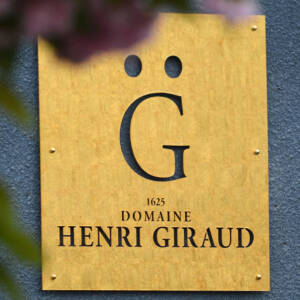 Henri Giraud La Petite Robe Noire Set with Glasses